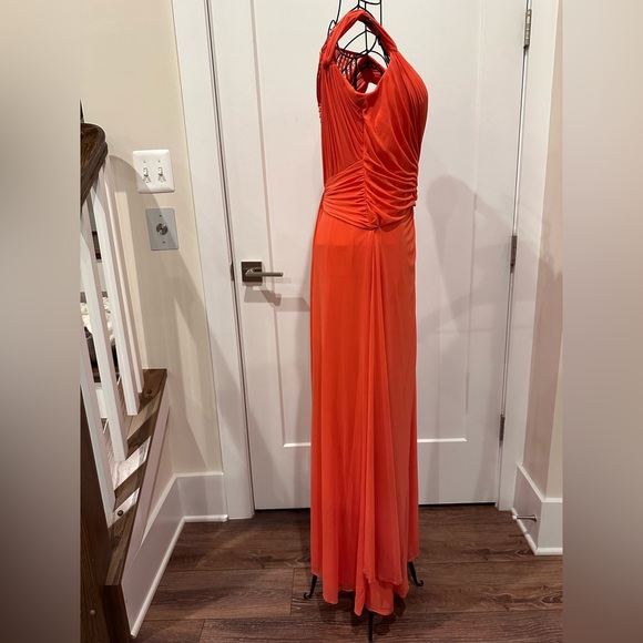 Front-ruched Coral color dress with an open back - Picture 12 of 15